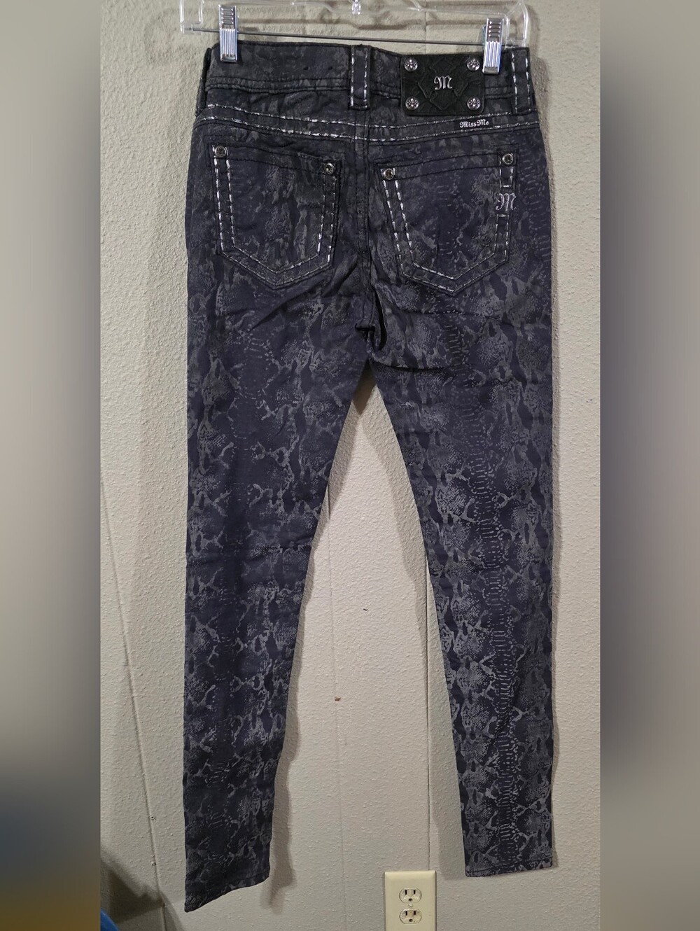 Women's Miss Me Signature Skinny Jeans Sz 25 Dark Snake-Print Jeans